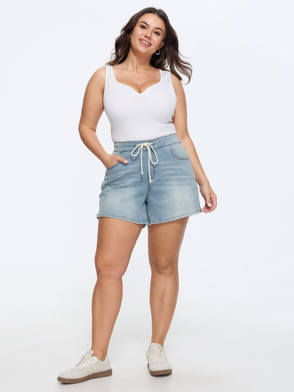 Stretchy Elastic Back Waist Straight-Leg Denim Shorts