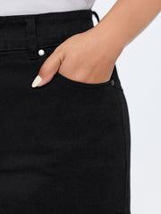 Stretchy Curvy Hem Skinny-Fit Denim Shorts